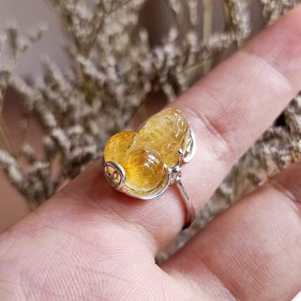 Nhẫn nam vàng 18K đính Tỳ Hưu Thạch Anh tóc vàng nhẫn trắng FAKE #27 Nhẫn nam vàng 18K đính Tỳ Hưu Thạch Anh tóc vàng nhẫn trắng FAKE
